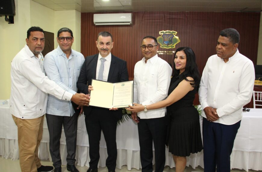 Carlos Jiménez Ruiz es declarado hijo adoptivo de Distrito Municipal Turístico Verón Punta Cana